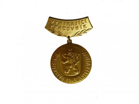 12. Medaila vynikajúci pracovník